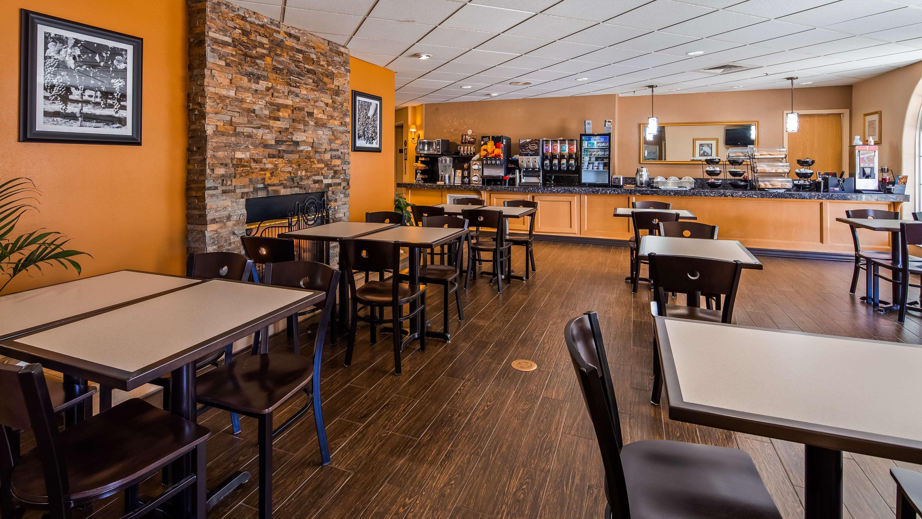 Best Western Plus Caldwell Inn & Suites Bagian luar foto