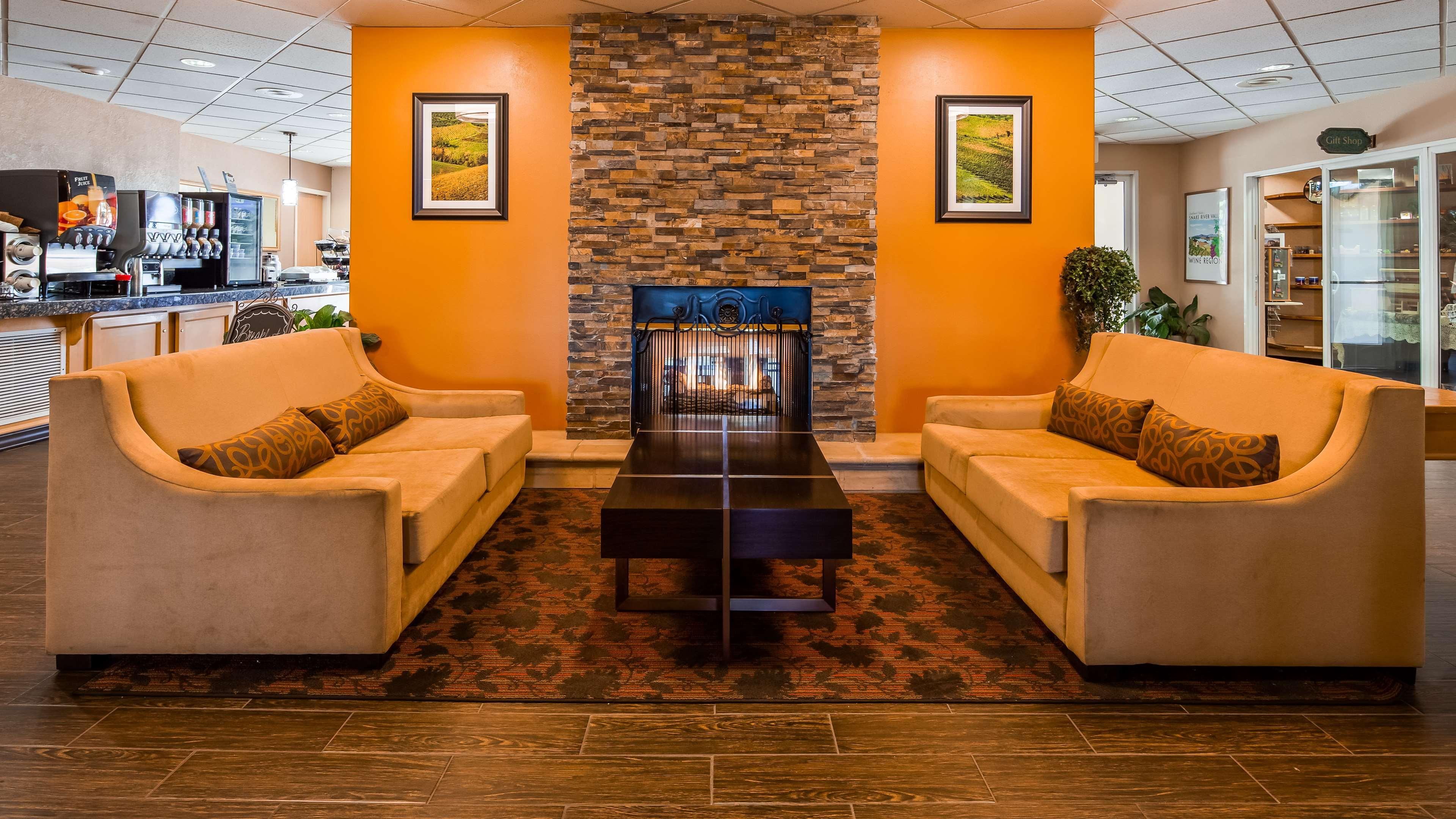 Best Western Plus Caldwell Inn & Suites Bagian luar foto