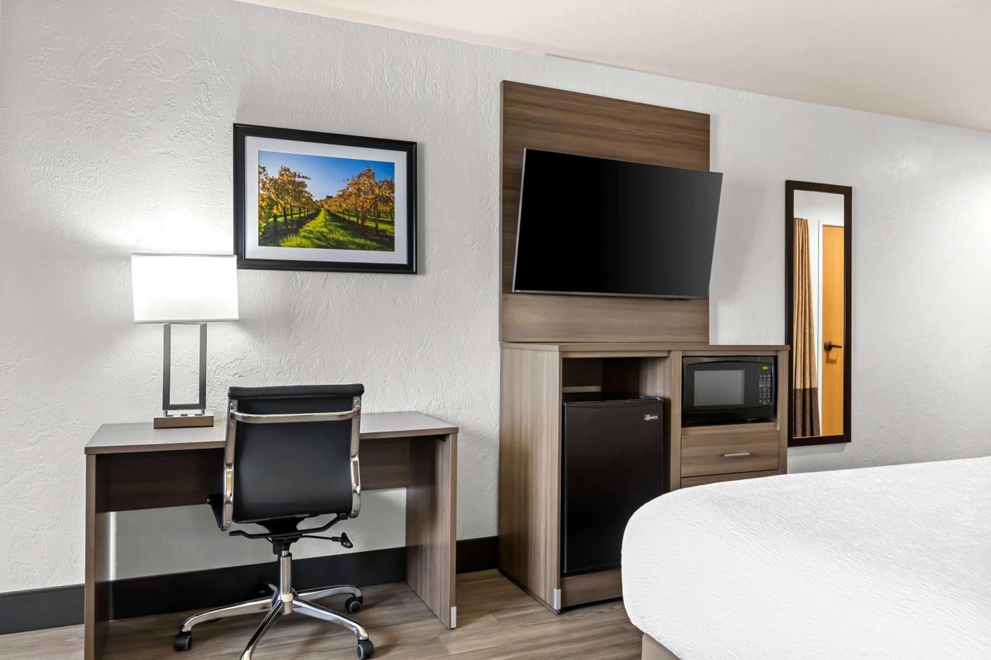 Best Western Plus Caldwell Inn & Suites Bagian luar foto