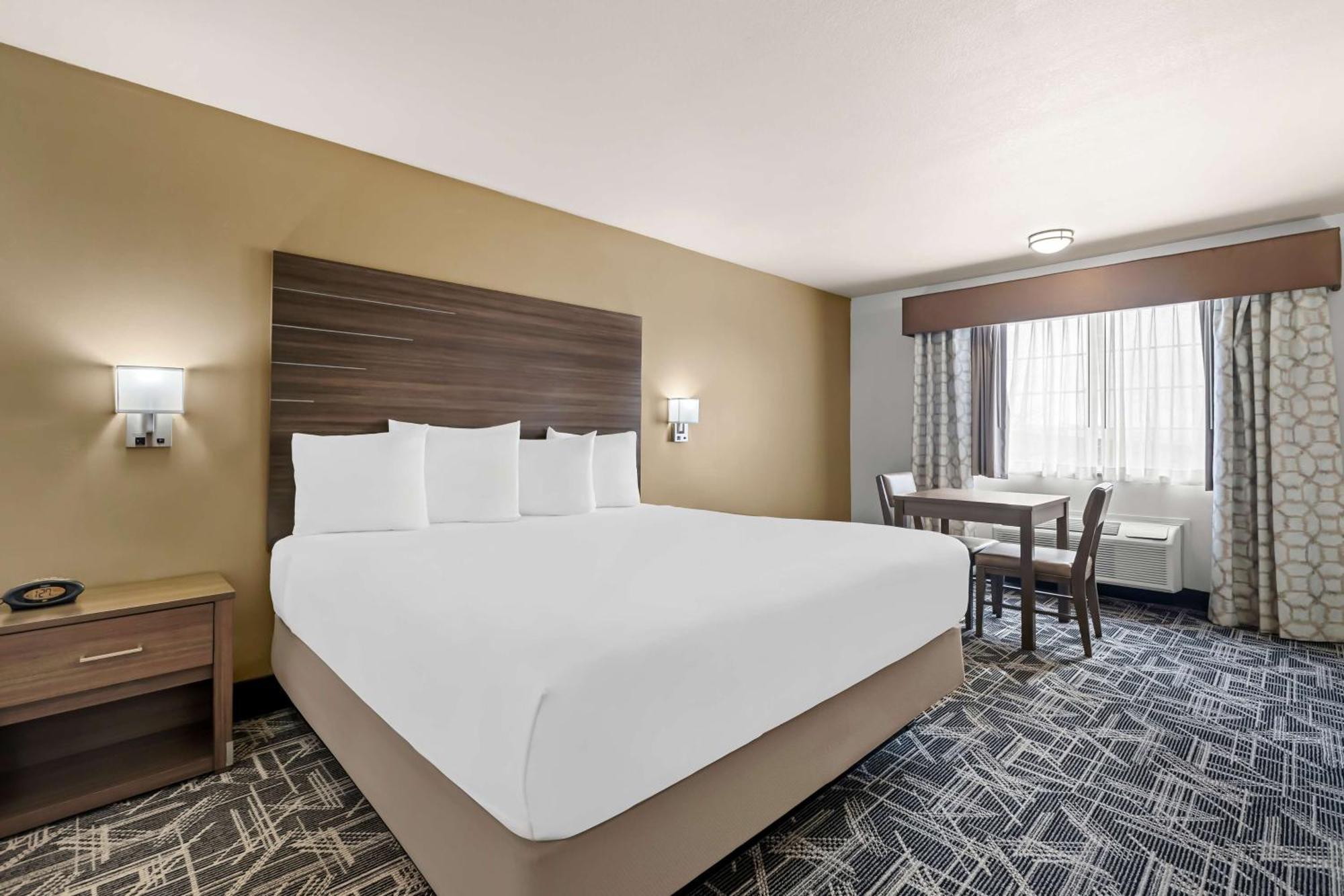 Best Western Plus Caldwell Inn & Suites Bagian luar foto